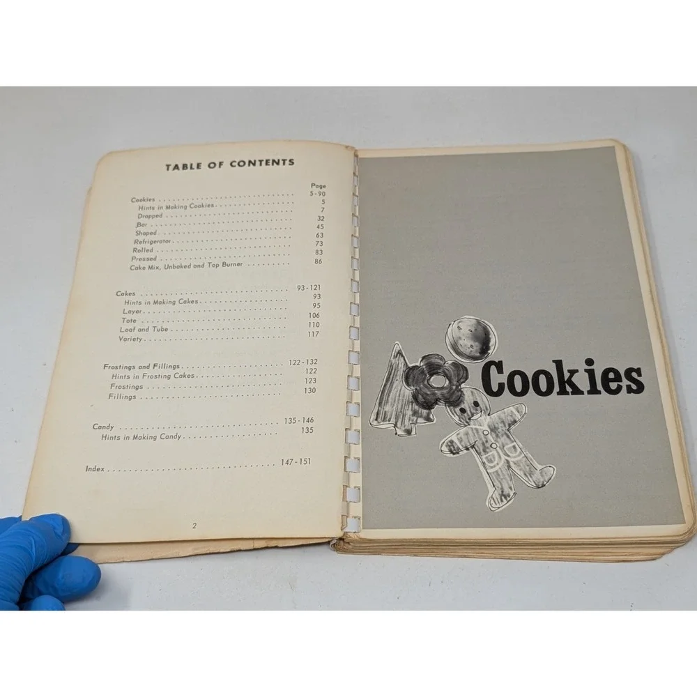 The‎ Laclede Gas Cookie Cake Candy Cookbook St Louis Recipe Book Christmas VTG